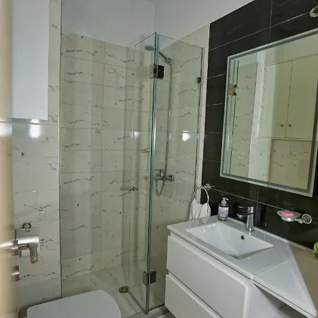 Cozy Near Square 21 Apartment Tirana
