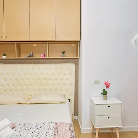 Apartment Cozy Near Square 21 Tirana