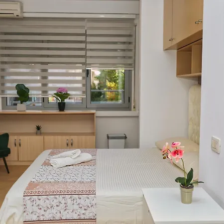 Cozy Near Square 21 * Tirana