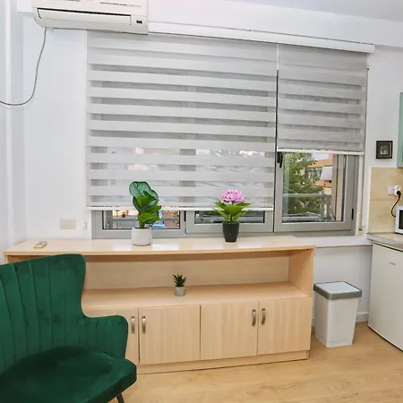 Apartment Cozy Near Square 21 *