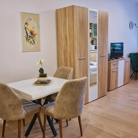 Apartment Cozy Near Square 21 Tirana