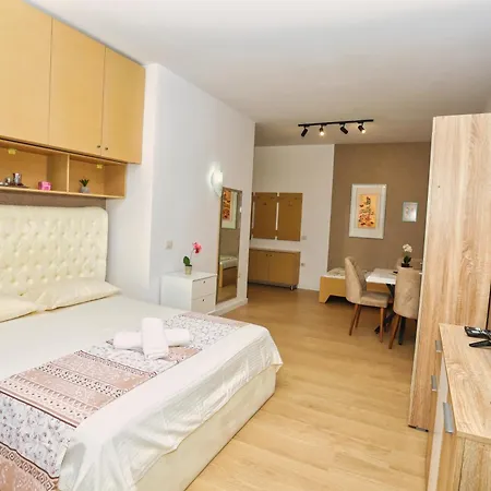 Cozy Near Square 21 Apartment *