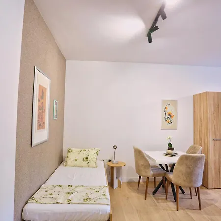 Cozy Near Square 21 * Tirana