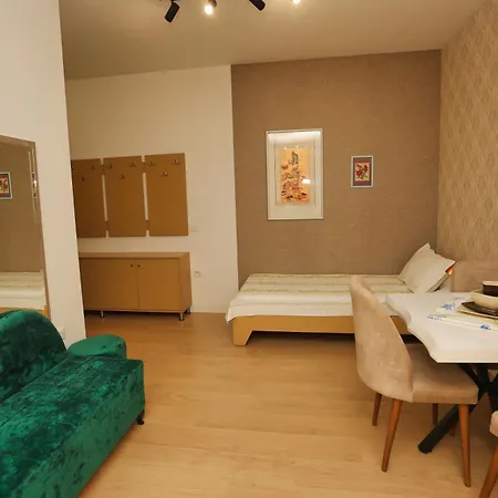 Cozy Near Square 21 Lejlighed