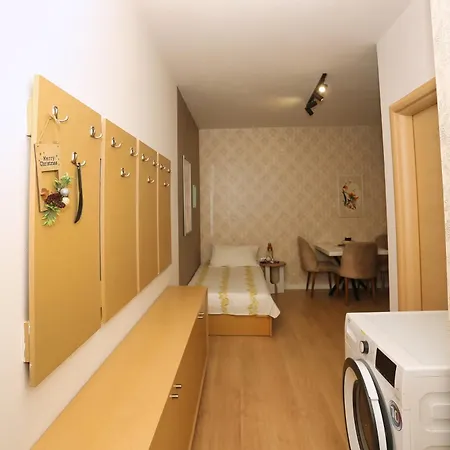 Cozy Next To Square 21 شقة *