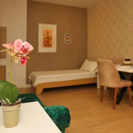 شقة Cozy Next To Square 21 *