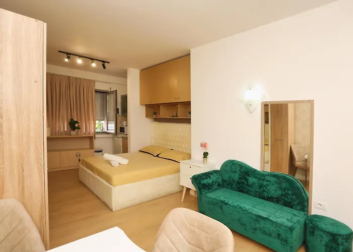 Lägenhet Cozy Next To Square 21 Tirana