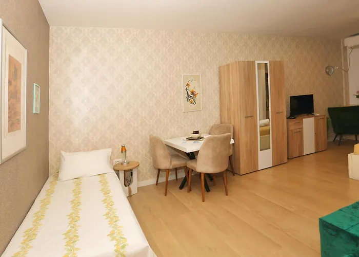 Cozy Next To Square 21 * Tirana