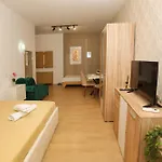 Daire Cozy Next To Square 21 Tiran