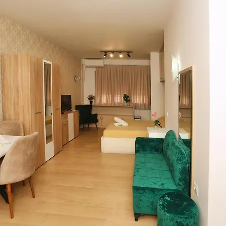 Cozy Near Square 21 Apartment