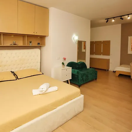 Apartment Cozy Near Square 21 *