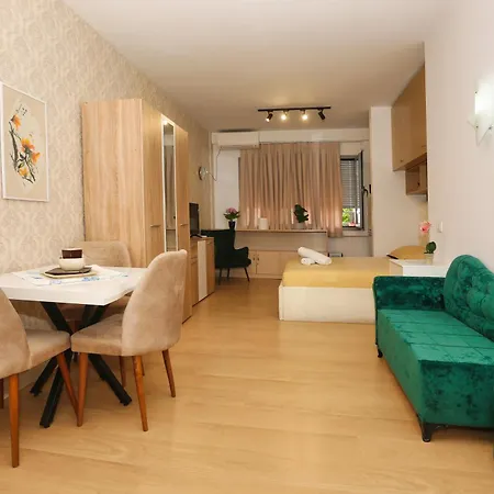 Cozy Near Square 21 Tirana