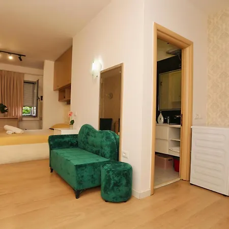Apartment Cozy Near Square 21