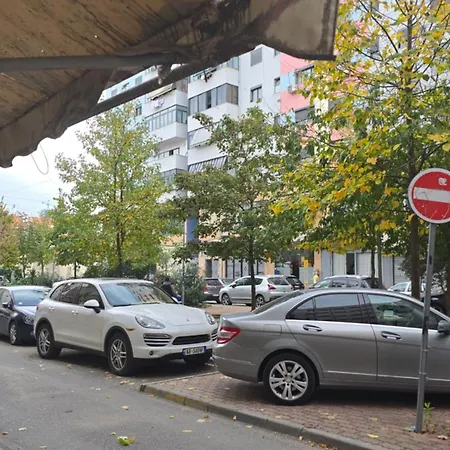 Cozy Next To Square 21 Apartment Tirana