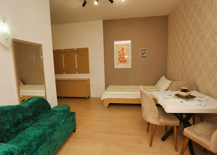 Cozy Next To Square 21 Apartmán