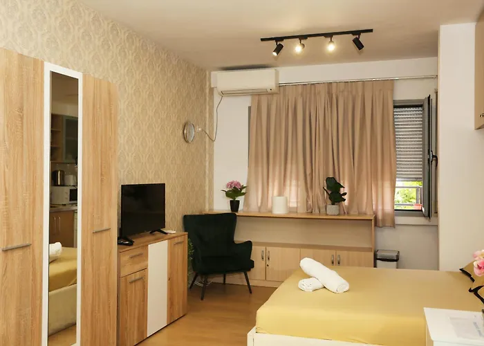 Cozy Next To Square 21 Apartmán Tirana