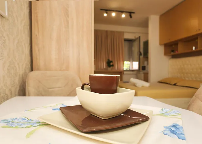 Cozy Next To Square 21 *