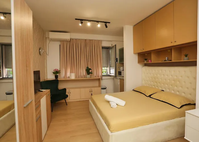 Apartmán Cozy Next To Square 21 *