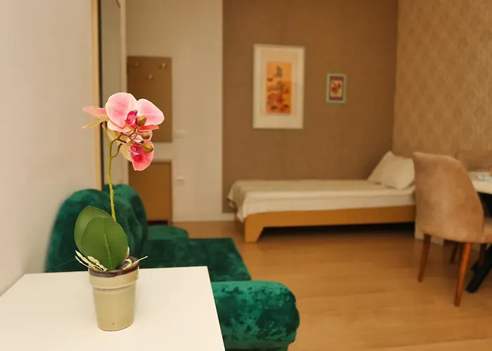 Cozy Next To Square 21